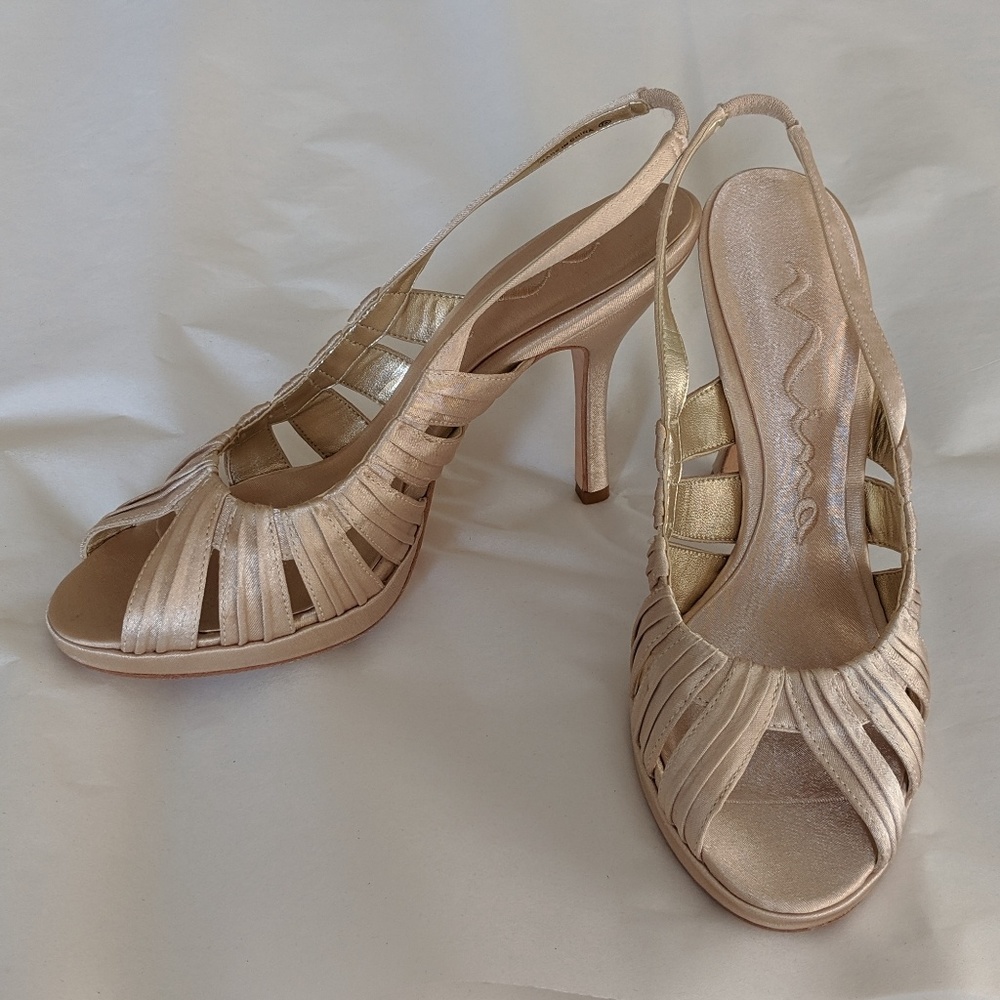 NWOT Nina Elegant Gold Sling-back Heels